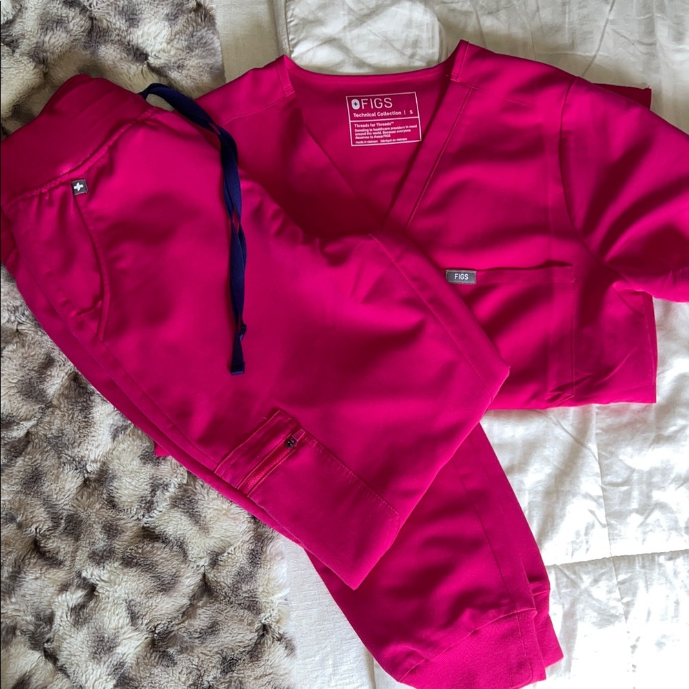 Figs Ultra Rose scrubs